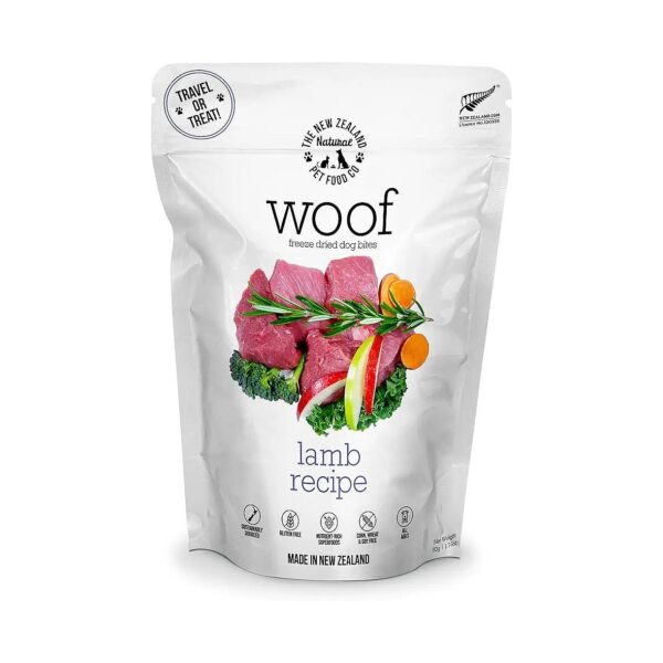 Gourmet Freeze-Dried Dog Treats and Food Topper with Lamb andNutrient-Rich Superfoods