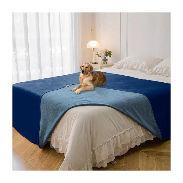 Waterproof and Soft Velvet Pet Blanket for Dogs and Cats